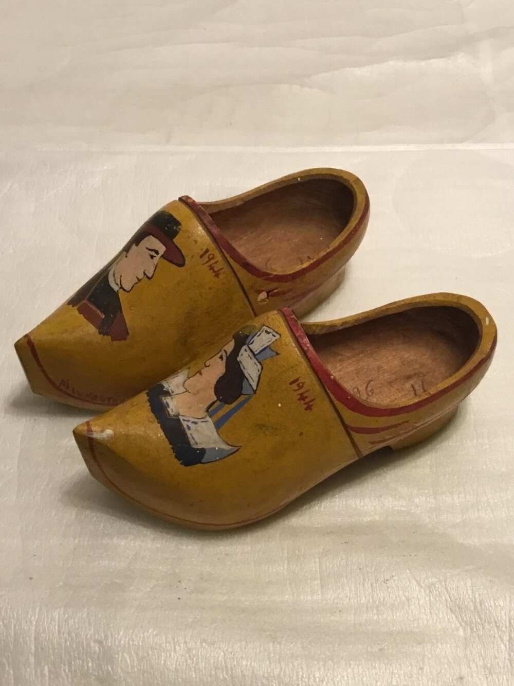 Vintage set of 1944 World War II wooden Holland Dutch made souvenir shoes signed